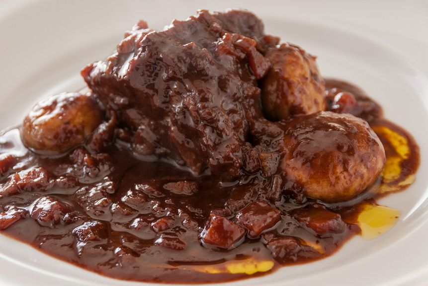 土佐あかうしほほ肉の赤ワイン煮込み