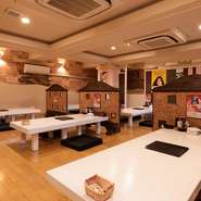 ご友人とのお食事や接待、各種宴会など幅広くご活用頂けるお店です。2階の座敷席はご予約状況により貸切にも対応しておりますので、お気軽に店舗までお問い合わせを。