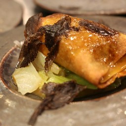 前菜2種類+メイン２種類（プリフィックスよりチョイス）のゴージャスな全5皿のコースです。