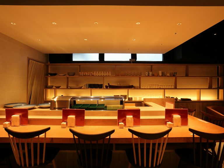 ひとり飲みが愉しめるライブ感溢れるカウンター席