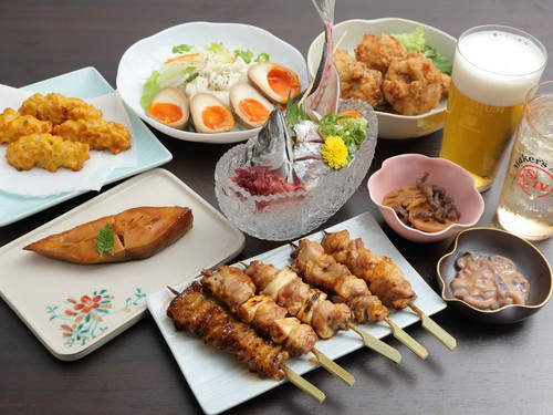 多彩な料理を味わえるコースで、楽しい宴会を