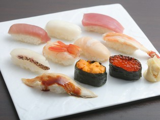 寿司と和食を一度に楽しめる『本日のおススメコース』
