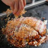 飲み放題付き3000円で楽しめるコースをご用意！
浅草観光後にコスパの良いお好み焼きで心もお腹も大満足なこと間違いなし！お好み焼きを囲みながらの女子会、たまにはアリ！