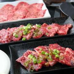 プロが見て、食して仕入れる厳選肉。本格鉄板焼きが楽しめる『焼肉』メニュー