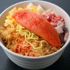 明太子好きには外せない！　丸ごと1本、北海道直送明太子の存在感たっぷりの『スペシャル明太子もんじゃ』