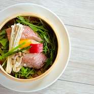 蒸してプリプリの赤魚と旬のお野菜をヘルシーに。
