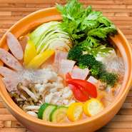 これぞベーシックな博多の味。基本のサラリとした味わいをお楽しみください。