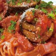 ベーコンとトマトと茄子のトマトソース