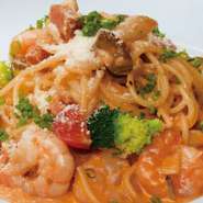 海老とブロッコリーのトマトクリームソース