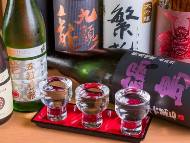 常時40種類以上の銘酒がラインナップされる地酒・日本酒