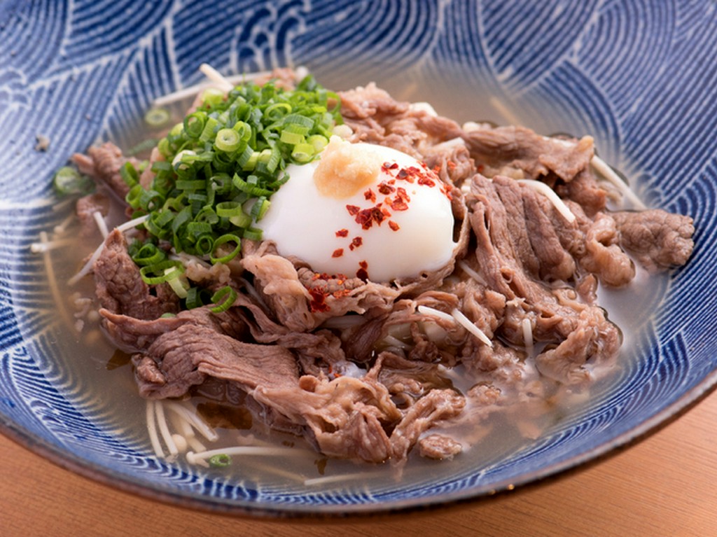 体の芯からぽかぽかと温まる、甘辛肉が絶品『温玉肉豆腐』