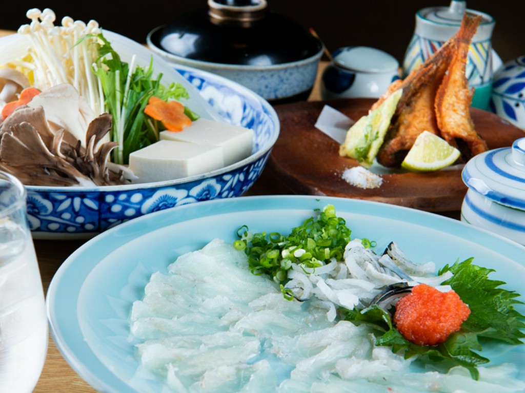 多彩な料理でとらふぐを堪能できる『ふぐ会席（飲み放題付）』