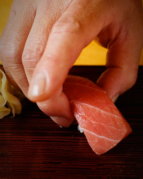 素材の旨みを引き出す大将の職人技