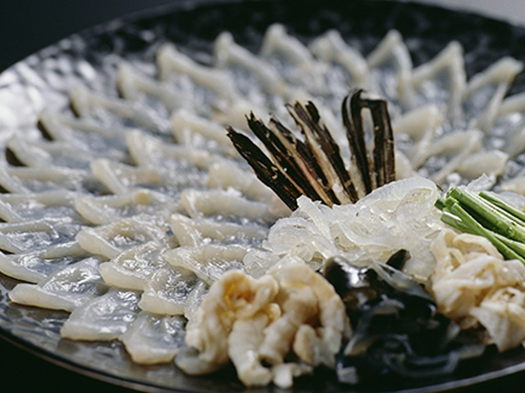 冬季は　鍋付きコース料理がございます