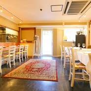 シチリアで修業したレストランのディテールを取り入れた内装