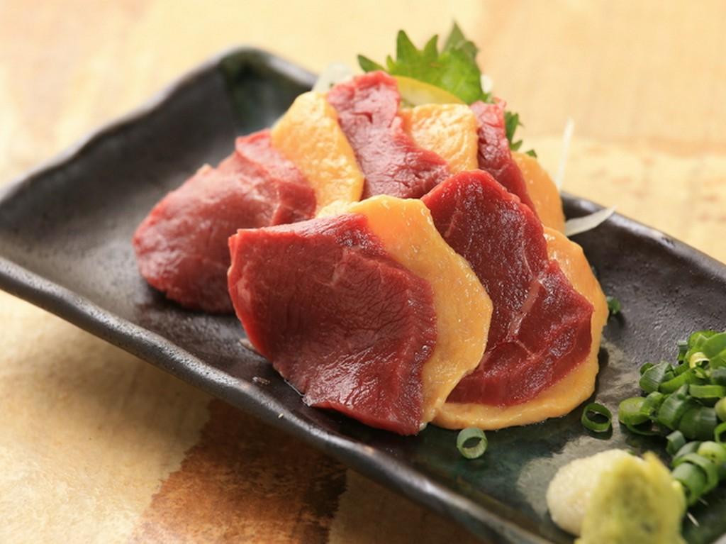 素材にこだわり、全国各地から厳選した新鮮で旬な食材を味わえる