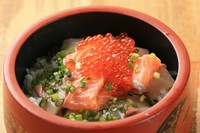 本日水揚げされた鮮魚をちらしでご提供します。