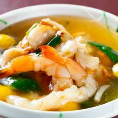 生姜の利いた上品な味わいと多彩な食材を楽しむ『揚げ小芋葛餡かけ』