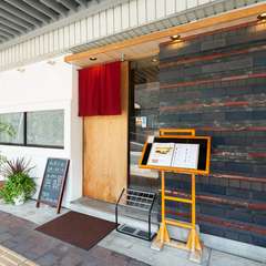 店外にメニュー表があるので、初めて訪れる方も安心