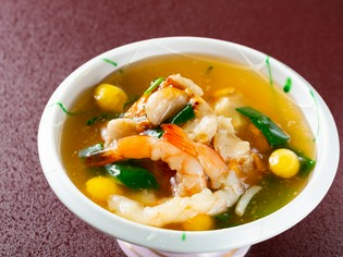 上品な味わいと多彩な食材を楽しむ『揚げ小芋葛餡かけ』