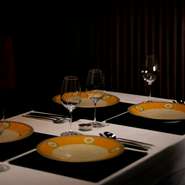 九谷焼をはじめ、珠洲焼、輪島塗、山中塗などのこだわりのお皿で極上のひとときを。