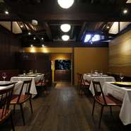 町家をリノベした空間も大人のムードにあふれます。