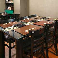 外せない大切な会食に。シックなムードの2階席は接待におすすめ