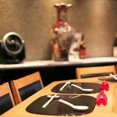 自然と距離が近くなるカウンター席は、デートの為の特等席