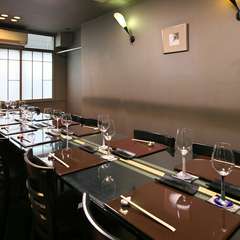 2階のテーブル席は、貸切での利用もOK