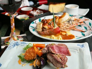プリプリ食感のロブスターと厳選した牛肉のステーキ