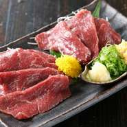 料理人として“料理”で満足いただくことがなにより。食材を厳選し、一つひとつ手づくりで仕上げています。お客様の「美味しかった」の声を聞くことが、料理人冥利に尽きる瞬間です。