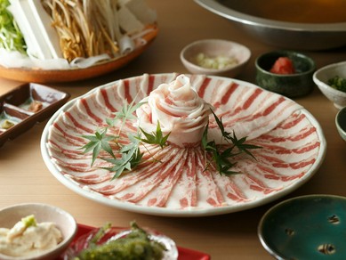 贅沢な沖縄本場のあぐー豚しゃぶしゃぶコースをご堪能下さい。