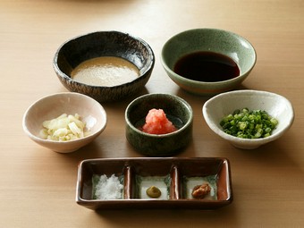 まさに料理人の腕の見せどころ。どんな料理が出てくるかは、その日によってお楽しみの『本日の一品料理』