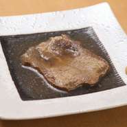 お箸で切れる柔らかさ！『牛タンスープ煮』