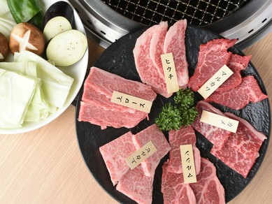 予算に合わせ、黒毛和牛尽くしのコースも用意