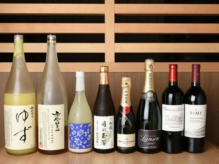 黒毛和牛に合う各種ワインを用意