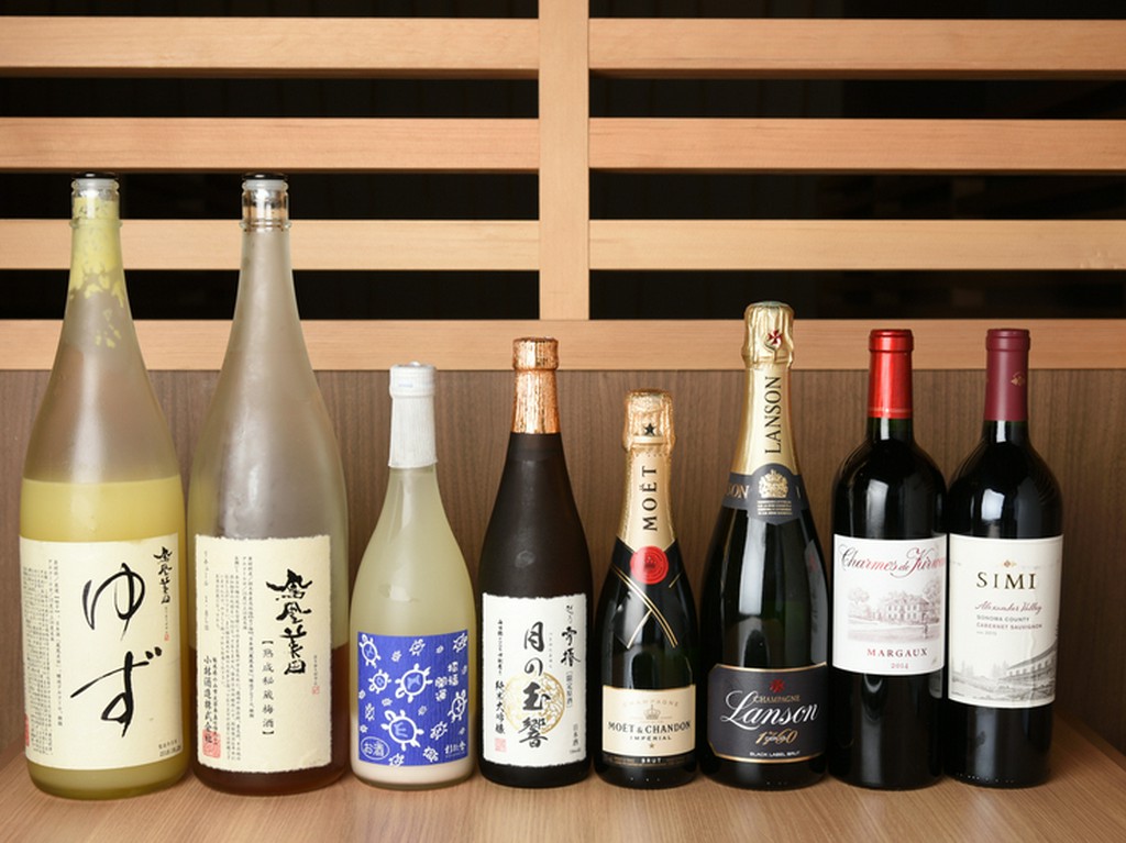 黒毛和牛に合う各種ワインを用意