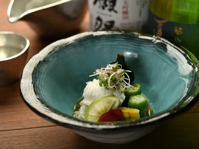 暑い夏にぴったり。淡白な鱧とポン酢で、さっぱりといただける『鱧と有機野菜のポン酢和え』