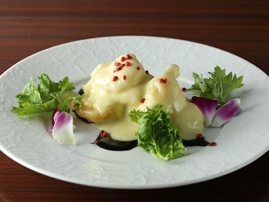 プリプリの食感がたまらない『海老のクリスピーフリット　山葵マヨネーズ和え』