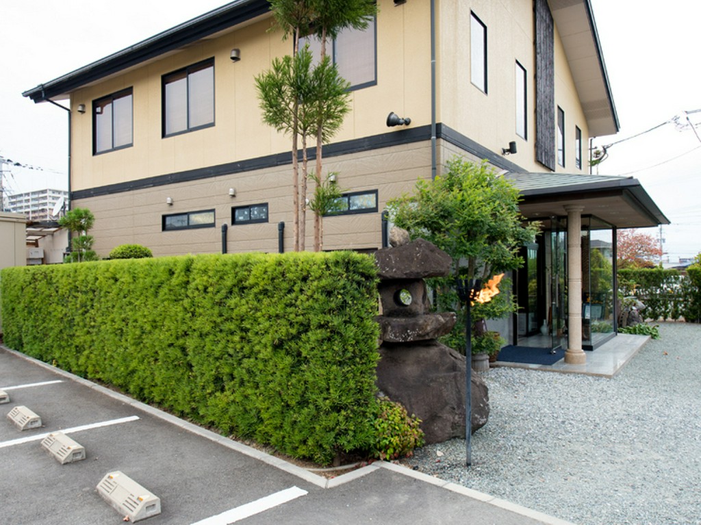 南久留米駅から徒歩9分の懐石料理店【旬味食彩　丸みつ】