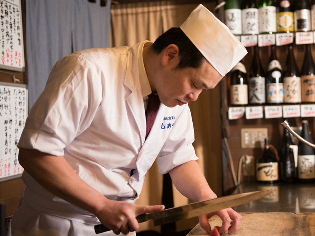 毎朝市場で競り落とす、料理人厳選の旬の鮮魚と野菜
