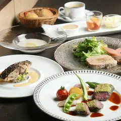 旬の食材、季節を感じさせるもの料理に取り込む