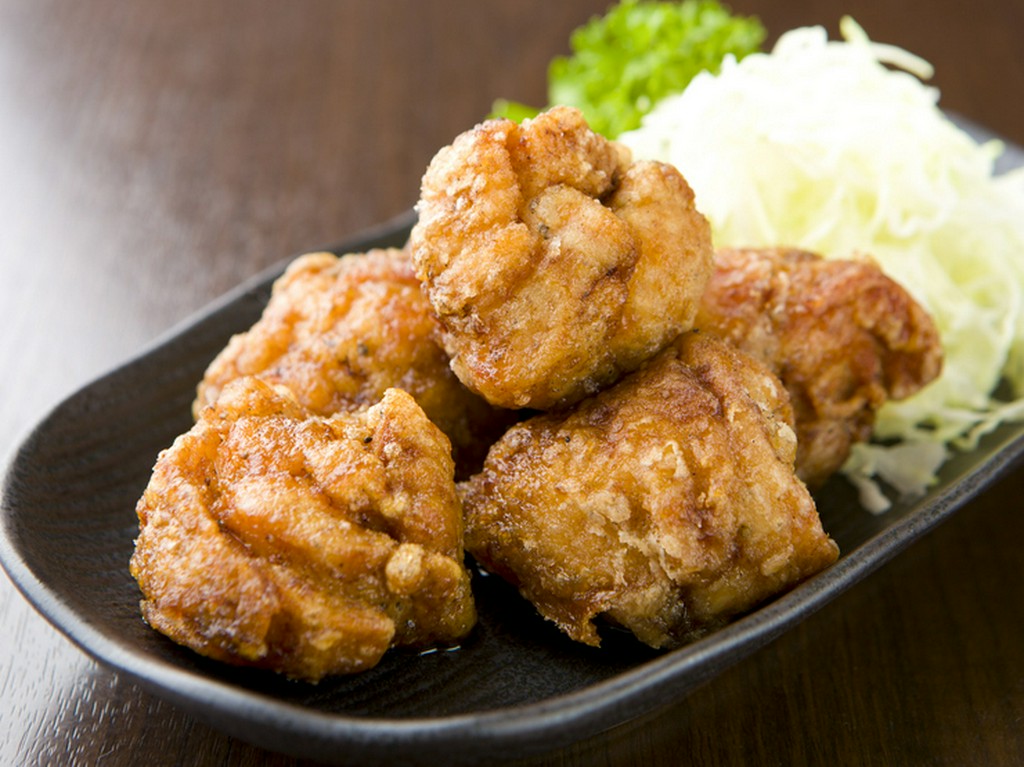 ジューシーな肉汁溢れる『ゴリラ名物！　若鳥の唐揚げ』