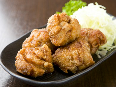 ジューシーな肉汁溢れる『ゴリラ名物！　若鳥の唐揚げ』