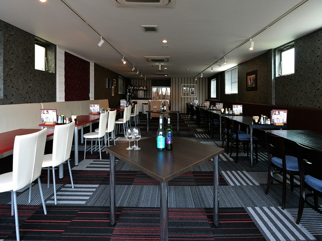 定員70名の2階フロアは、団体宴会のほかイベントにも