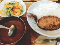 手作りでジューシーなハンバーグがドカ～ン！