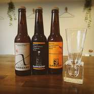 一般には出回ることが無く、限られた飲食店でのみ味わうことが出来る国産プレミアムビールです。特別な日に、特別な人と一緒に、頑張った日のご褒美に。こだわりの一杯を専用のリュトングラスでお楽しみください。