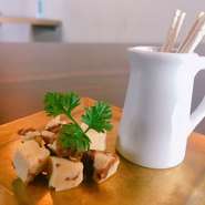 特定の気になるチーズがある方、お気に入りのチーズだけを存分に堪能されたい方には単品でのご注文をお勧めしております。
(写真：女性に大人気の【クリームラム】)