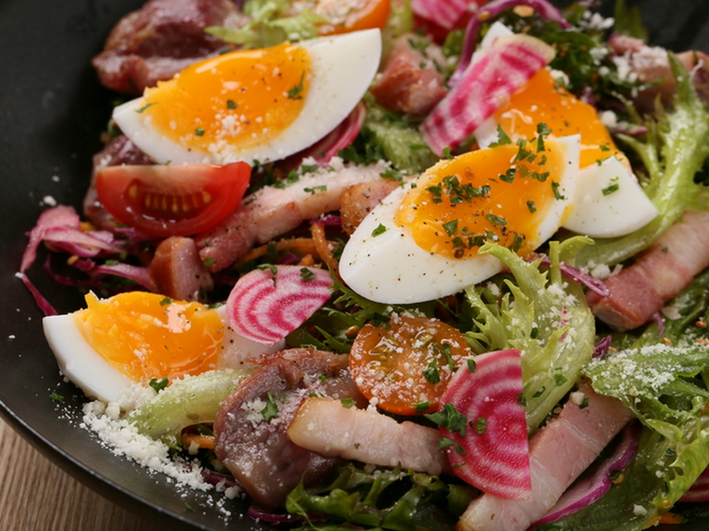 旬の野菜をメインに様々な食感と味わいを楽しめる『さらもじスタイル 野菜サラダ』