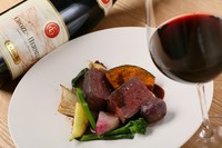 《選べるメインメニュー例》
〇ひまわり畑豚ロース肉
〇道産鶏モモ肉の炙り焼き
〇カモの胸肉（̟+￥900）
〇牛フィレ肉（+￥900）
●本日の魚介のムニエル
●オマールテールエビと魚介のムニエル（+￥1,100）